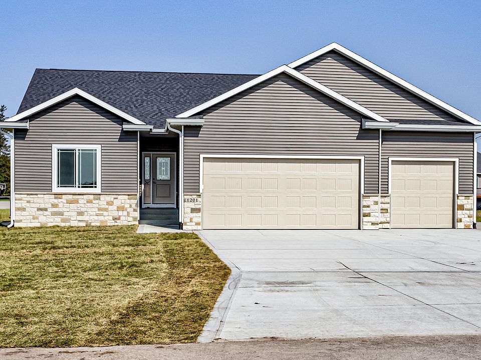 1st image of 1201 Hickory Ct