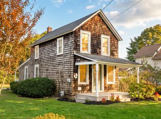 41 Station Rd, Bellport, NY 11713