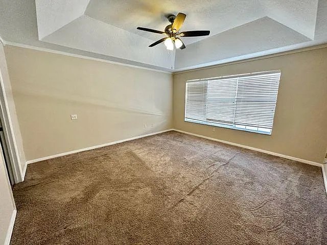 955 W Charing Cross Cir — Photo 16