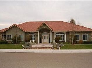 1028 Roark Dr, Ripon, CA 95366