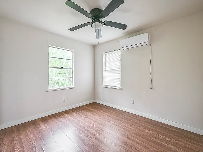 1217 E Richmond Ave — Photo 13