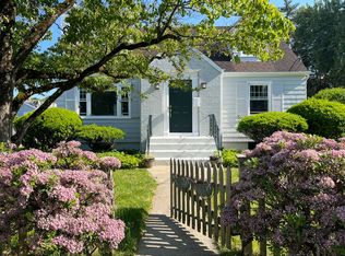 999 Oldfield Rd, Fairfield, CT 06824