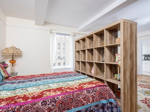 3rd image of 350 W 57th St APT 9E