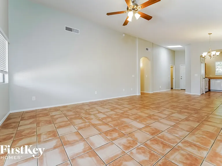 2530 W Cezanne Cir — Photo 3