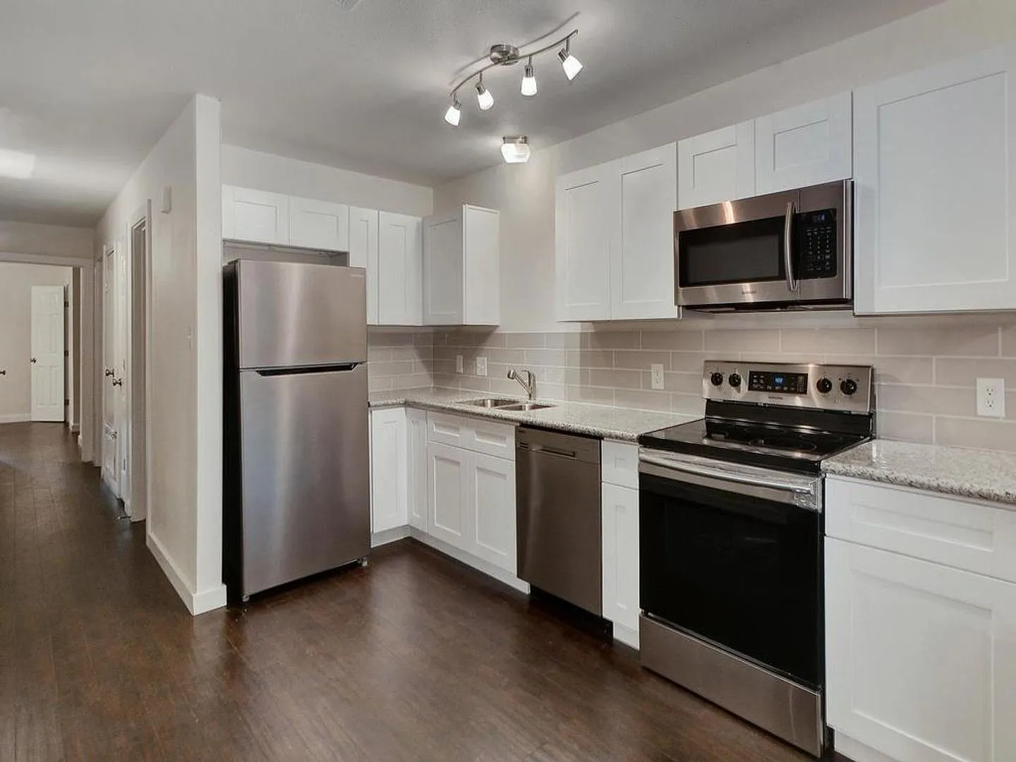 2706 Parker Ln B — Photo 3