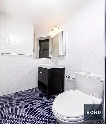 Rented by Bond New York | media 31