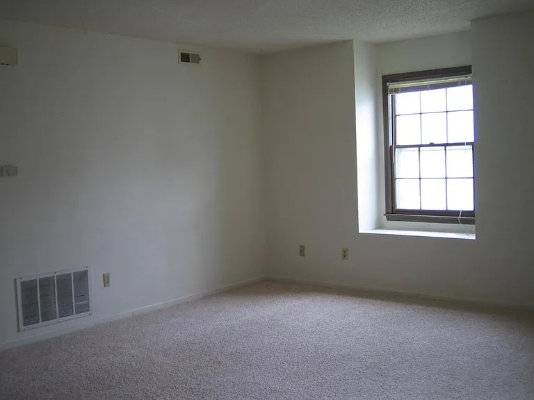 513 Minnesota St — Photo 6