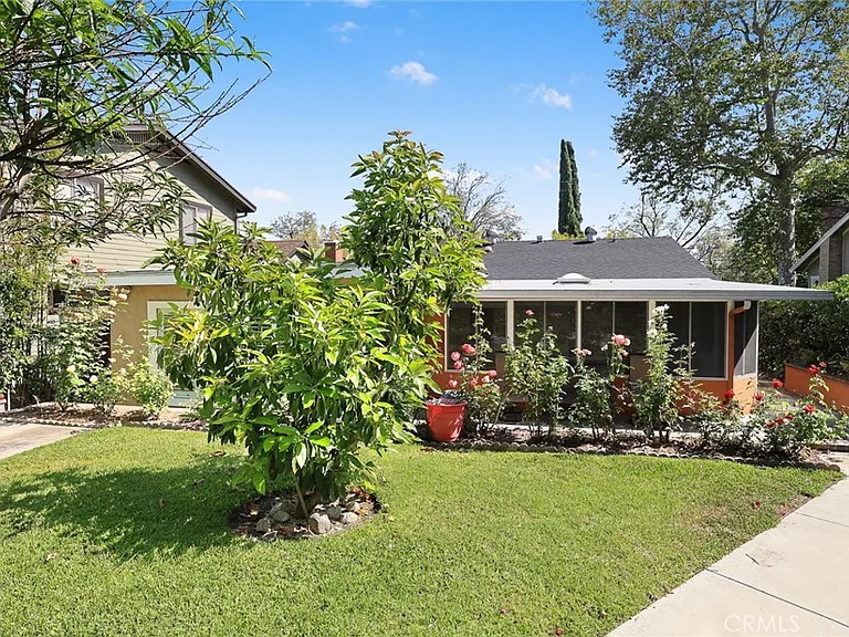 647 W Montecito Ave — Photo 24
