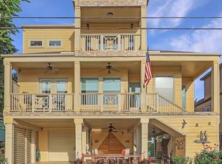 150 Rosewood Rd, Clear Lake Shores, TX 77565