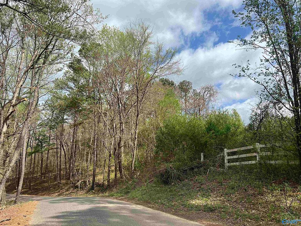 2nd image of 1074 Deaver Walker Rd