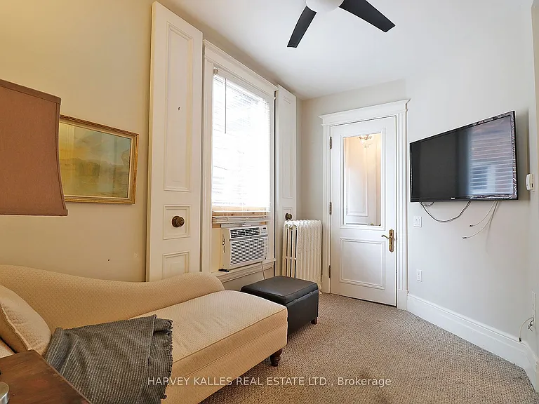 27 Hiawatha Rd #4 — Photo 3
