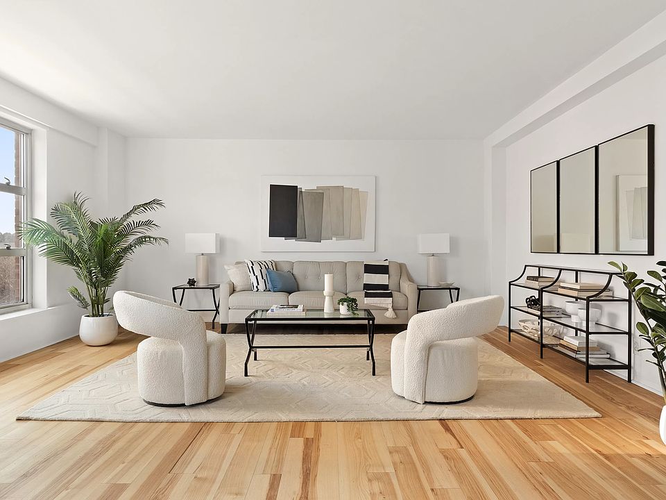 1st image of 70 La Salle St APT 8D
