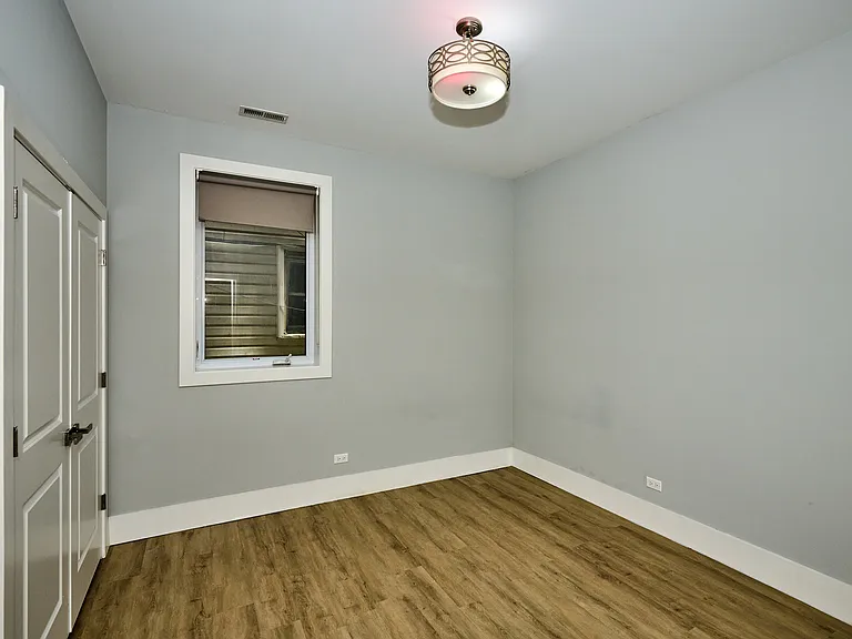 1752 W 18th Pl #1S — Photo 12