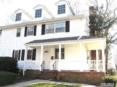 202 Towne House Vlg, Hauppauge, NY, 11749