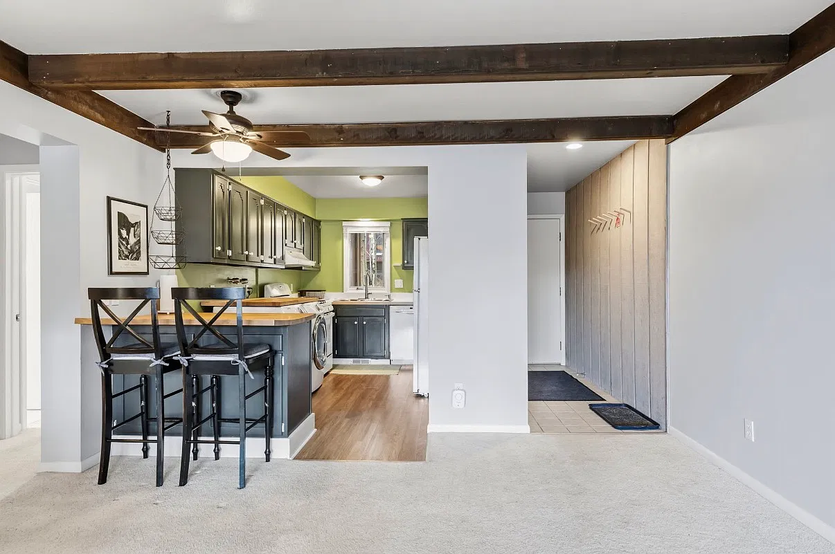 2 bed, 952 sqft, $3,100 — Photo 4