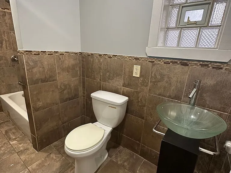 4356 S Wells St — Photo 5