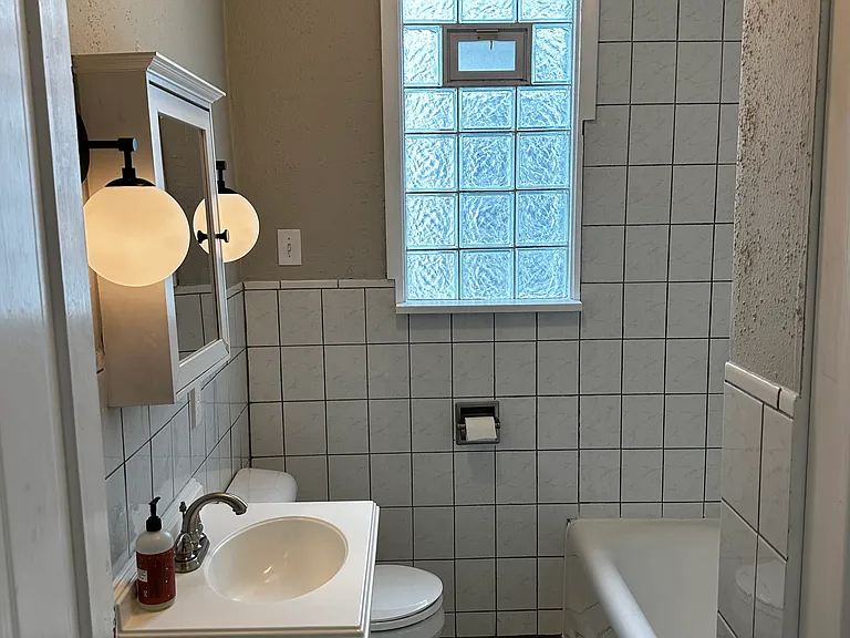 619 E Potter Ave — Photo 7