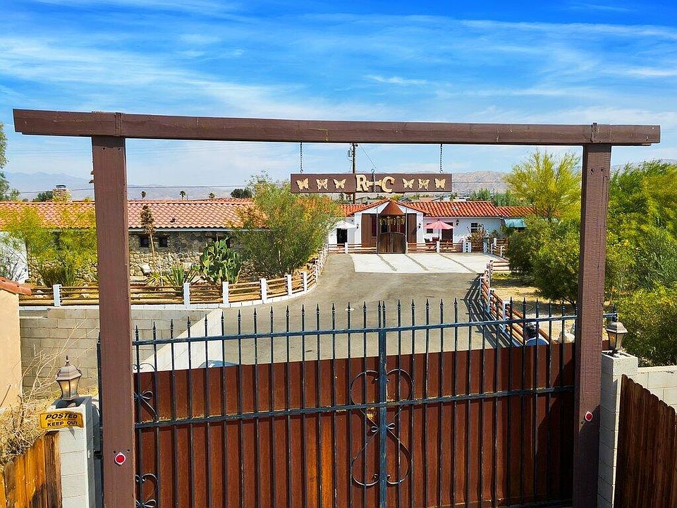 1st image of 67600 Club House Dr