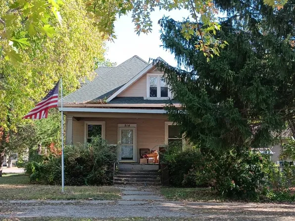 914 Edward St, Henry, IL 61537