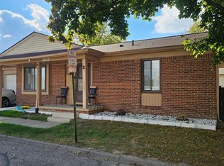 2926 Roundtree Dr, Troy, MI 48083