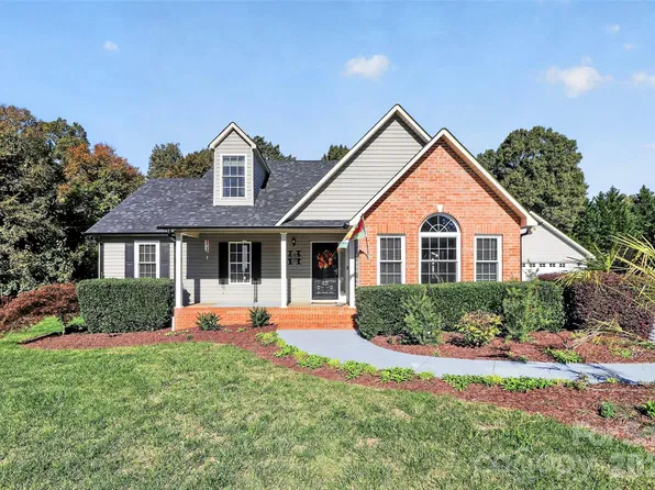 313 Sweetbay Ln, York, SC 29745