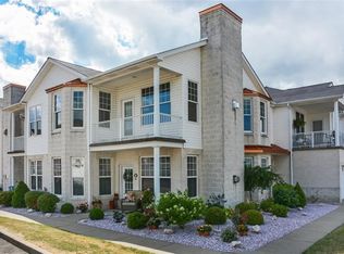 228 Adams Pointe Blvd UNIT 10, Mars, PA 16046