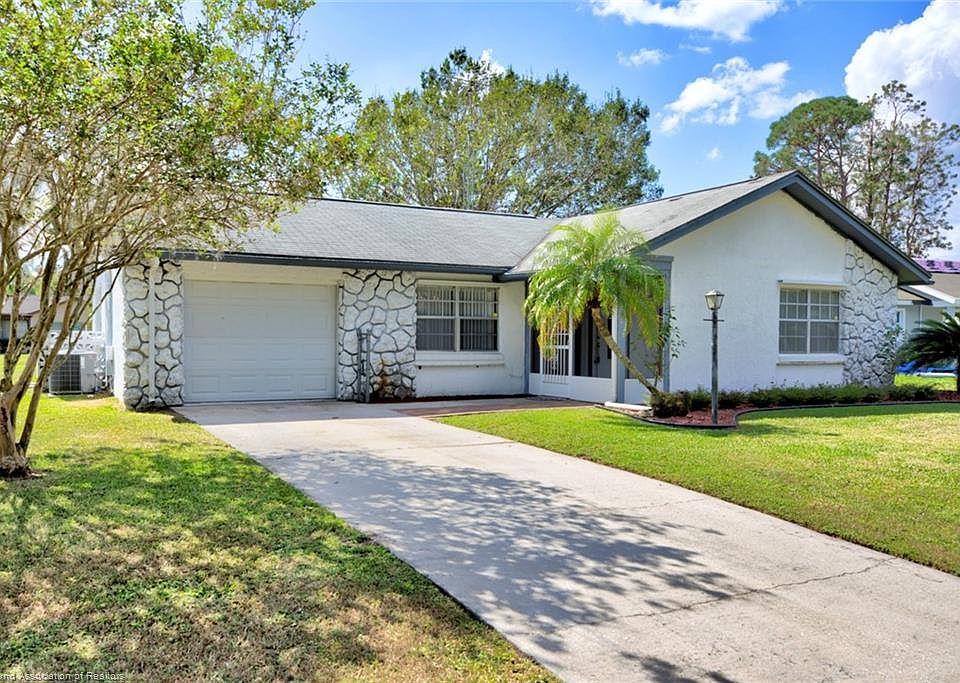 1st image of 3044 Camellia Ln