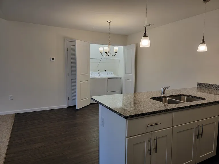 46 Howard Dr — Photo 4