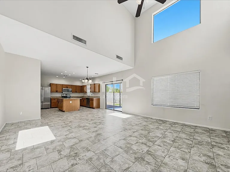 17238 W Maui Ln — Photo 6