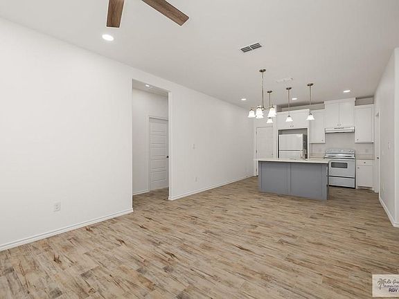4th image of 2917 Maria Dr