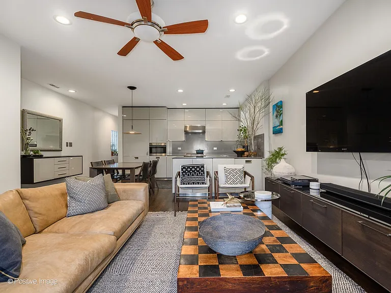 910 N Washtenaw Ave #1 — Photo 4