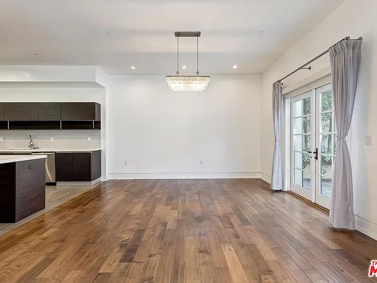 225 S Hamilton Dr #106 — Photo 5