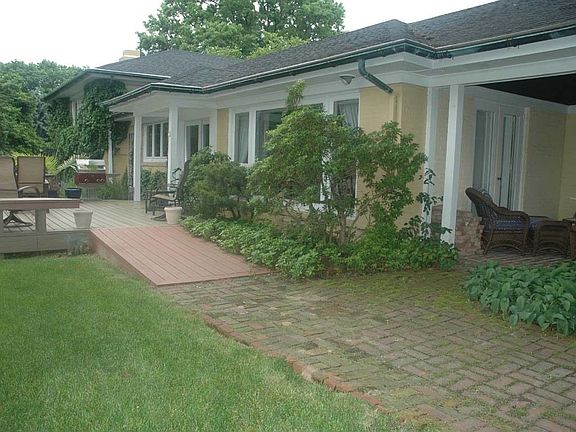 2nd image of 135 Edgewood Dr