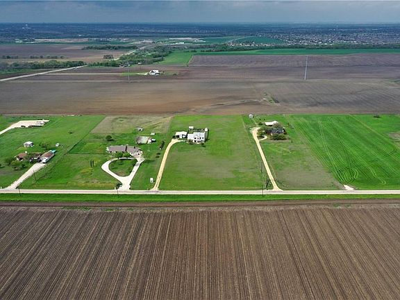 3rd image of 1600 County Road 134