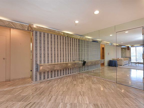 4th image of 1534 Broadway APT 107