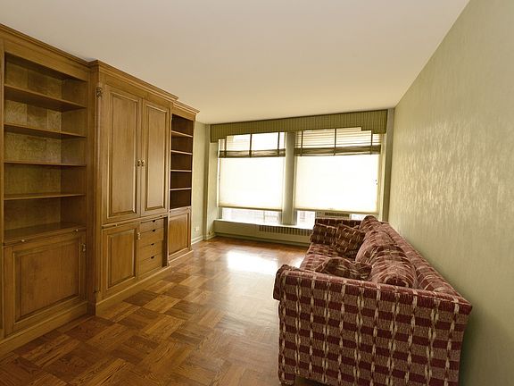 5th image of 343 E 30th St APT 5J