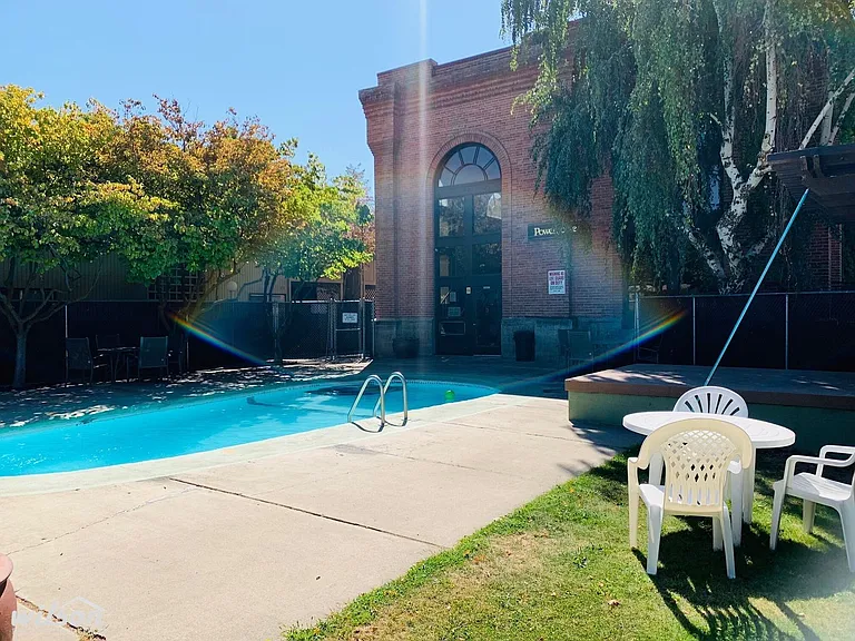 Powerhouse Apts — Photo 10
