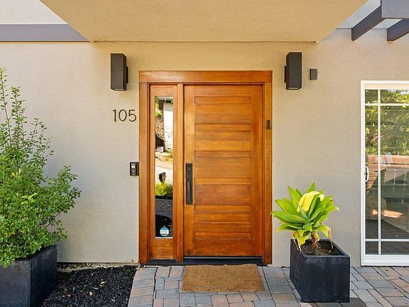 3rd image of 105 Kipling Drive