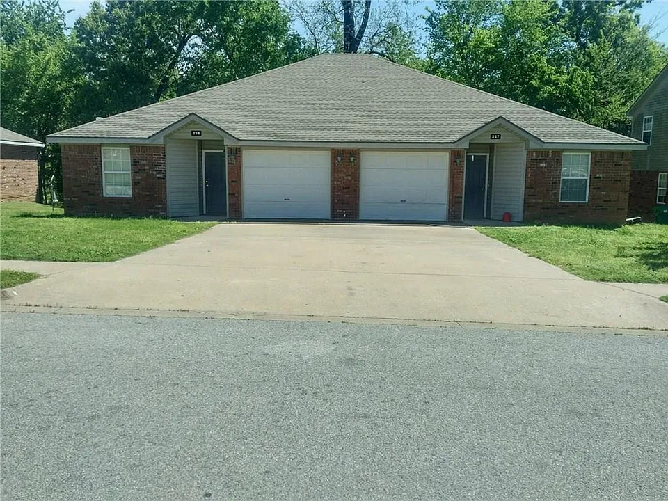 231-233 Graystone Cir