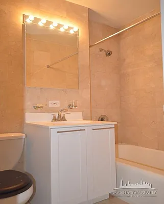 Rented by Manhattan Realty Group | media 19