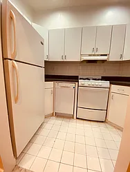 Rented by Metropolis Real Estate of Manhattan