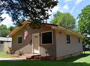 110 E Bailey Ave, Springdale, AR 72764