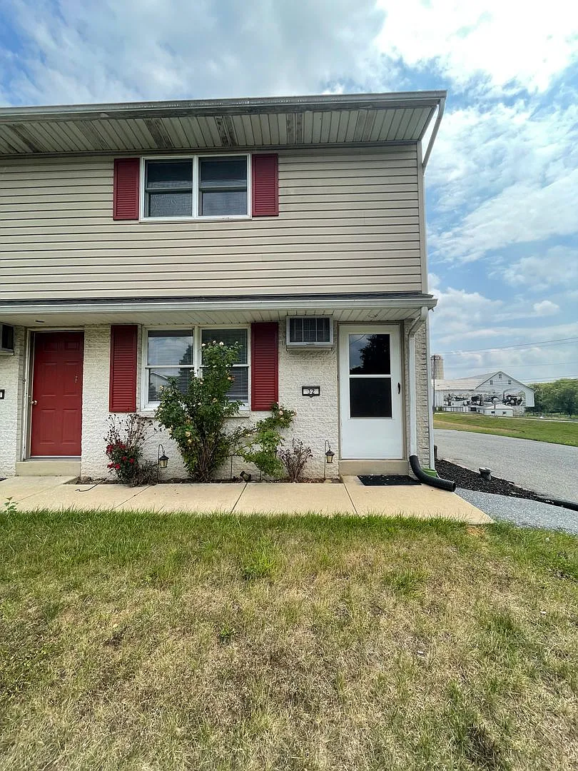 1079 Schwanger Rd photo 1
