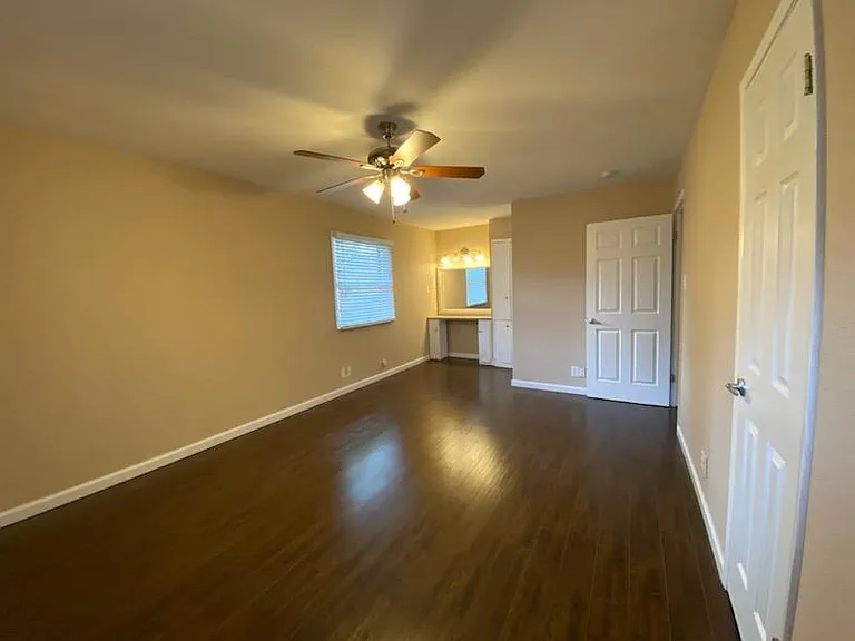 919 Melrose Dr — Photo 9