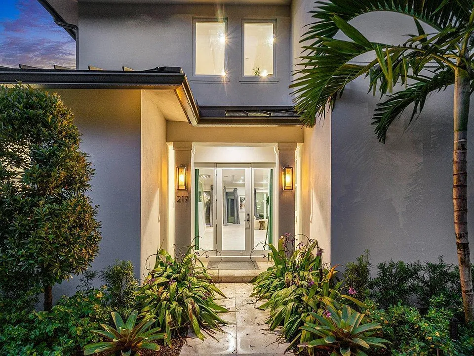 217 Gulfstream Blvd