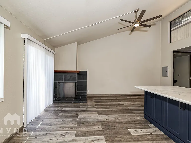 5400 Mountain Blvd #230 — Photo 6
