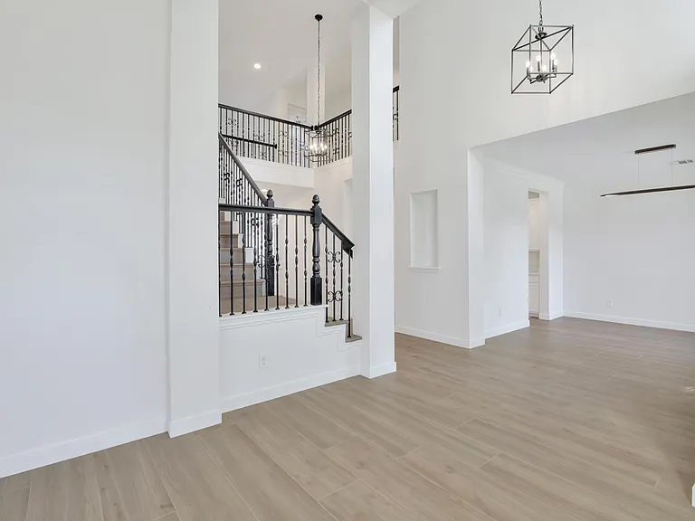 1615 Bryce Canyon Ln — Photo 4