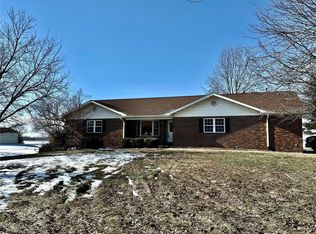 6949 N State Route 159, Moro, IL 62067