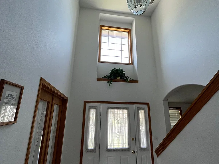 4812 Desert Plateau Dr — Photo 2