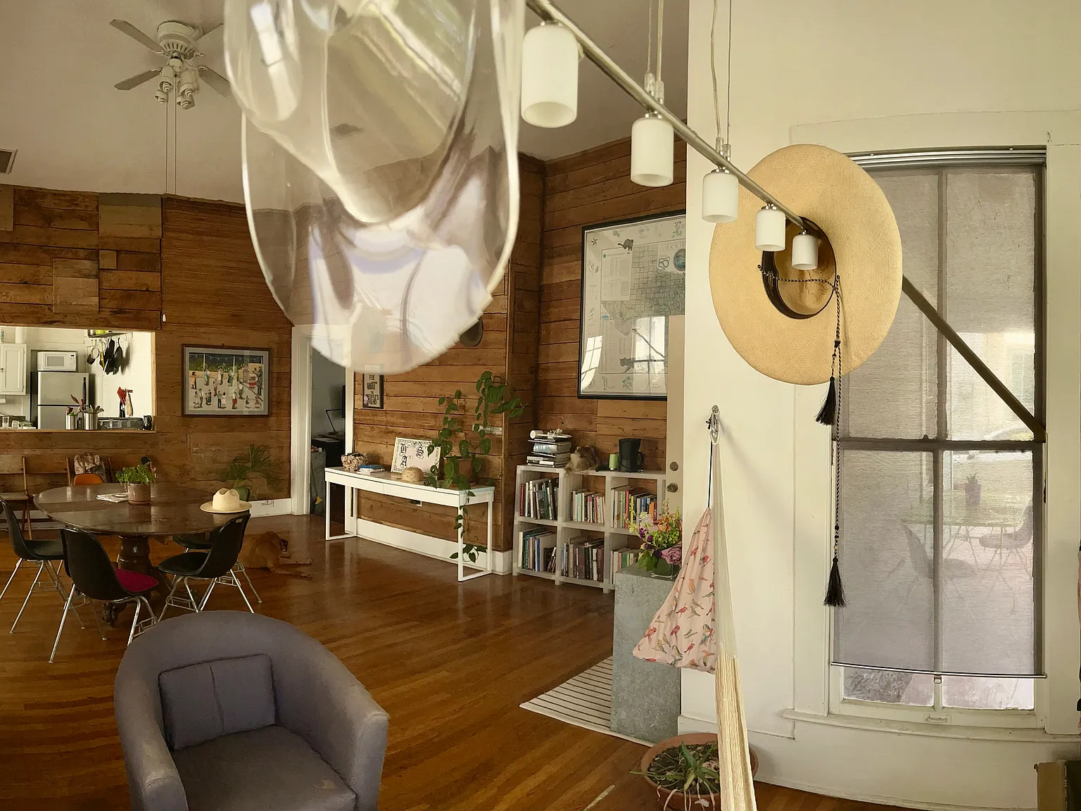 1 bed, 982 sqft, $1,200 — Photo 4
